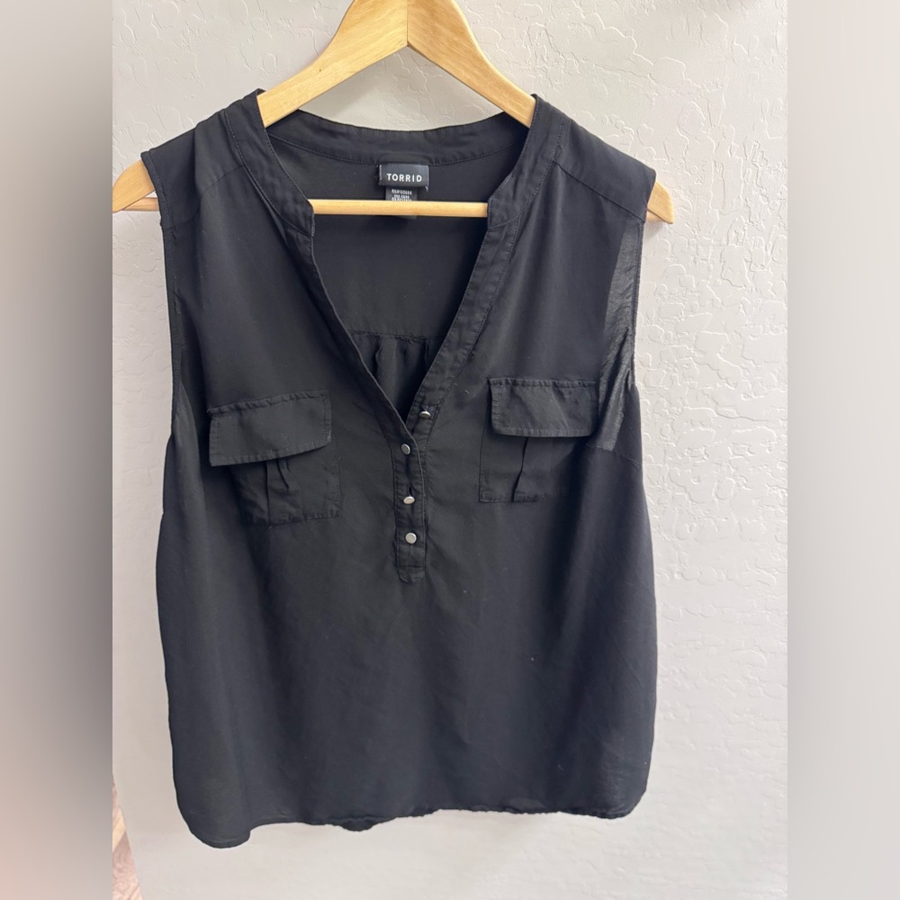 Torrid Women's Black Sleeveless Top